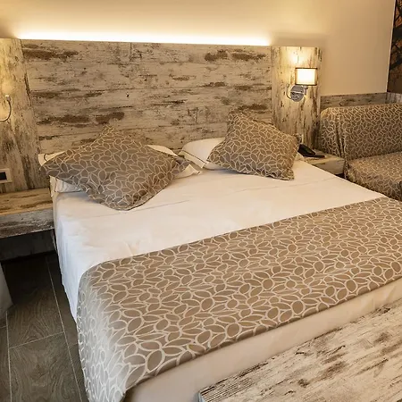 Otel Ambassador 4*