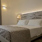 Готель Ambassador 4*