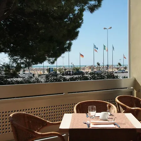 Ambassador Szálloda