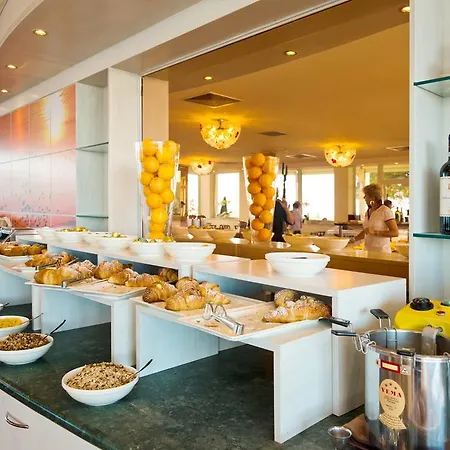 Ambassador Готель Бібіоне