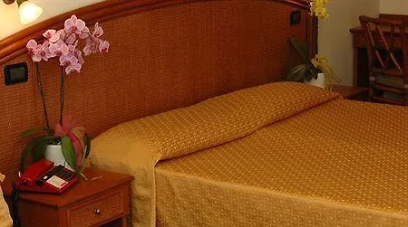 Szálloda Ambassador 4*