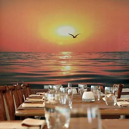 Ambassador Hotel 4*