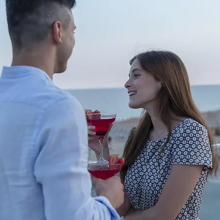 Ambassador Готель Бібіоне