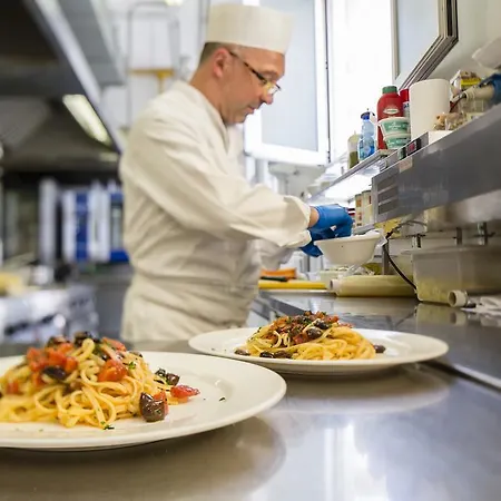 Ambassador Szálloda 4*