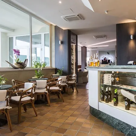 Ambassador Szálloda 4*