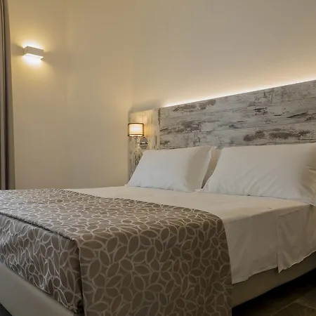 Готель Ambassador 4*