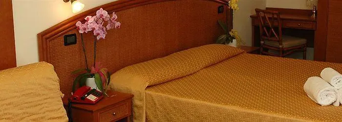 Szálloda Ambassador 4*